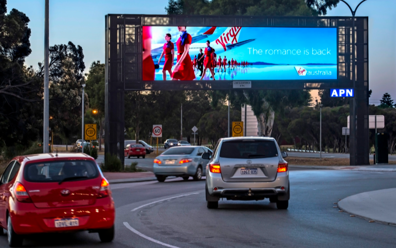 Deciding Between Digital Signage Kiosks and Billboards