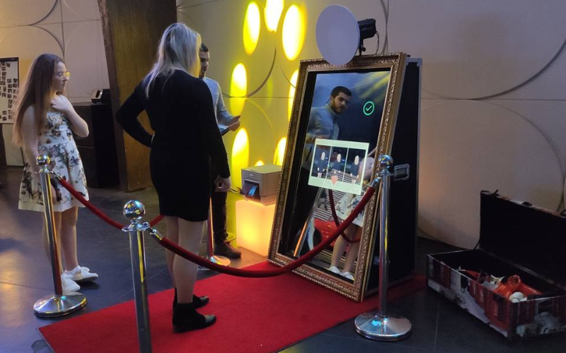 Handy Guide to Photo Booth Kiosks