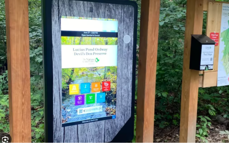 Why Use Eco-Friendly Kiosk Materials?
