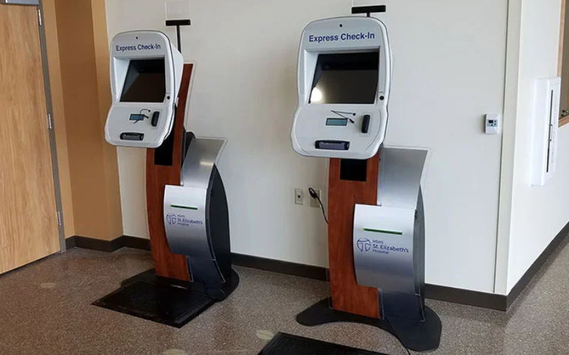Touchscreen Kiosks vs Voice-Controlled Kiosks: A Comparison